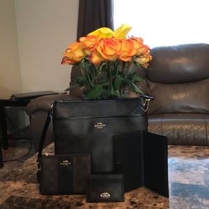 💰FLASH SALE 💰 **COACH CROSSBODY PURSE**